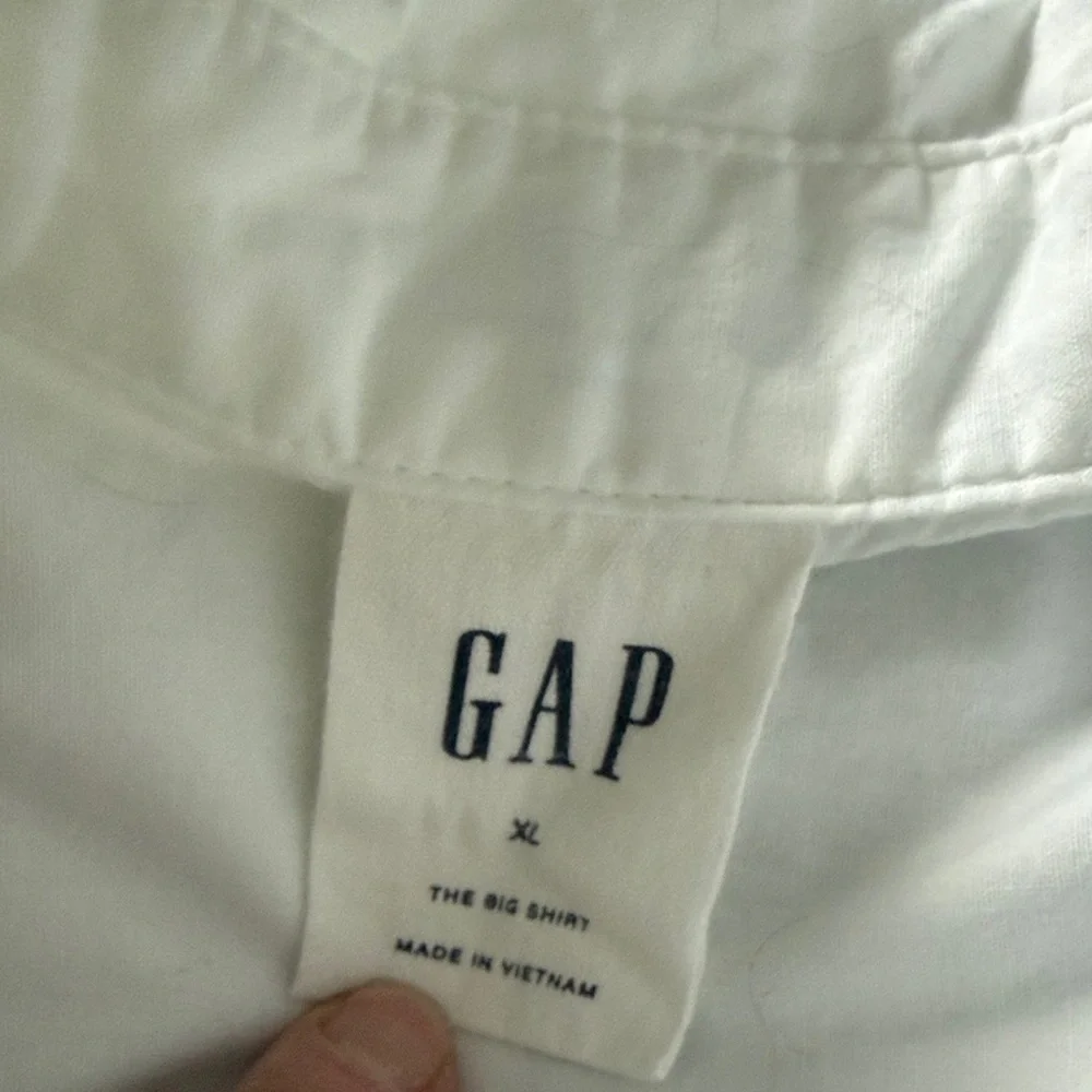 Gap Oversized White Button-Up Shirt - Picture 2 of 4